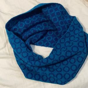Blue scarf
